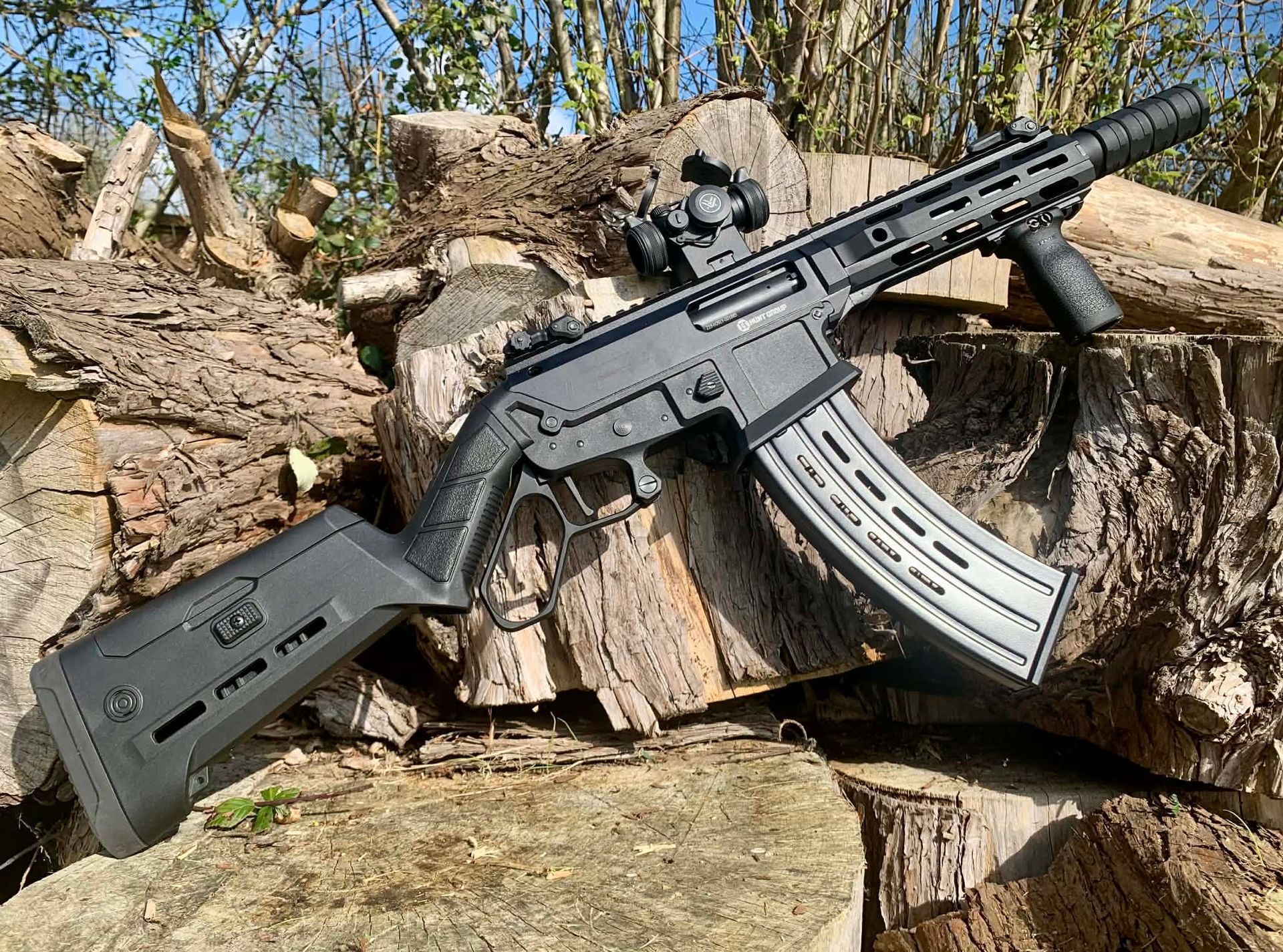 Hunt Group L12-002 Section 1, Mag-Fed, Short-Barrelled, Underlever Shotgun - (currently at proof)